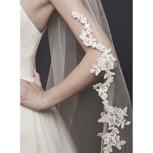 Scalloped Lace Edge Cathedral Veil